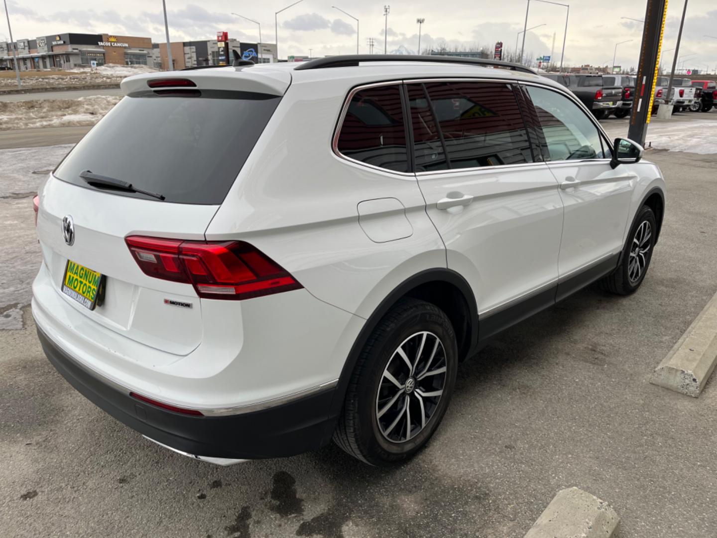 2021 White Volkswagen Tiguan SE 4Motion AWD (3VV2B7AX9MM) with an 2.0L L4 DOHC 16V TURBO engine, 8A transmission, located at 1960 Industrial Drive, Wasilla, 99654, (907) 274-2277, 61.573475, -149.400146 - Photo#5